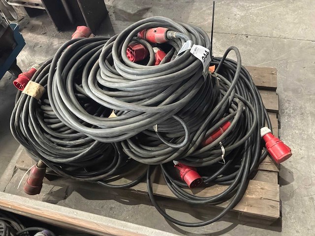 Grote partij electro kabel met stekkers - afbeelding 2 van  3