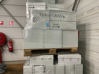 Grote partij elektriciteitskasten - afbeelding 4 van  5