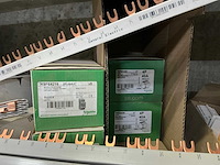 Grote partij elektrische onderdelen - afbeelding 32 van  42