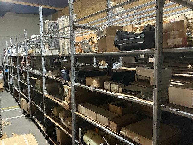 Grote partij elektro en installatietoebehoren voor wellnessinstallaties - afbeelding 1 van  5