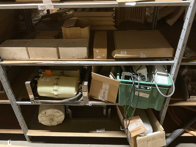 Grote partij elektro en installatietoebehoren voor wellnessinstallaties - afbeelding 2 van  5