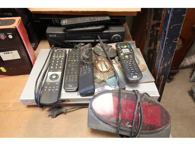 Grote partij elektronica + audiovisuele apparatuur - afbeelding 2 van  13