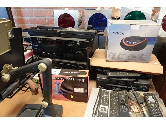 Grote partij elektronica + audiovisuele apparatuur - afbeelding 4 van  13