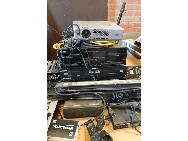 Grote partij elektronica + audiovisuele apparatuur - afbeelding 7 van  13