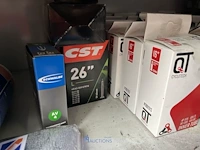 Grote partij fietsbanden - afbeelding 22 van  64