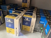 Grote partij fietsbanden - afbeelding 63 van  64