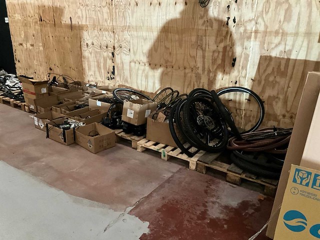 Grote partij fietsonderdelen - afbeelding 8 van  8