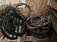 Grote partij fietsonderdelen - afbeelding 2 van  8