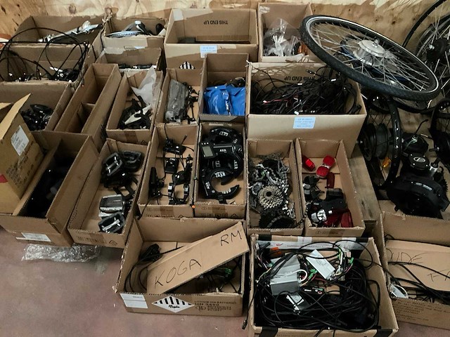 Grote partij fietsonderdelen - afbeelding 4 van  8