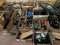 Grote partij fietsonderdelen - afbeelding 4 van  8