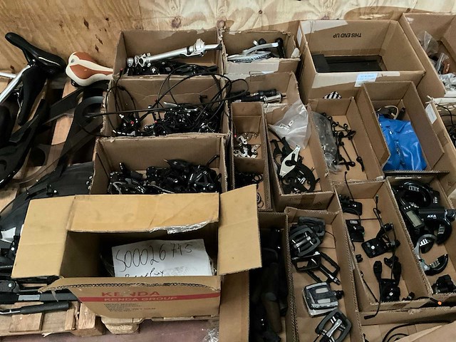 Grote partij fietsonderdelen - afbeelding 5 van  8