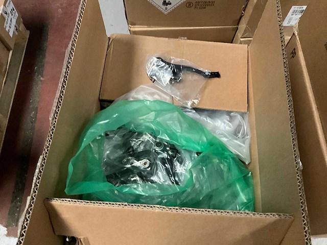 Grote partij fietsonderdelen - afbeelding 6 van  21