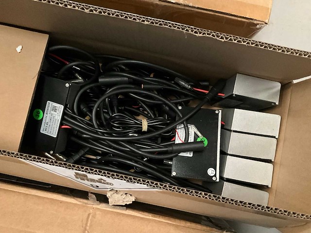 Grote partij fietsonderdelen - afbeelding 16 van  21