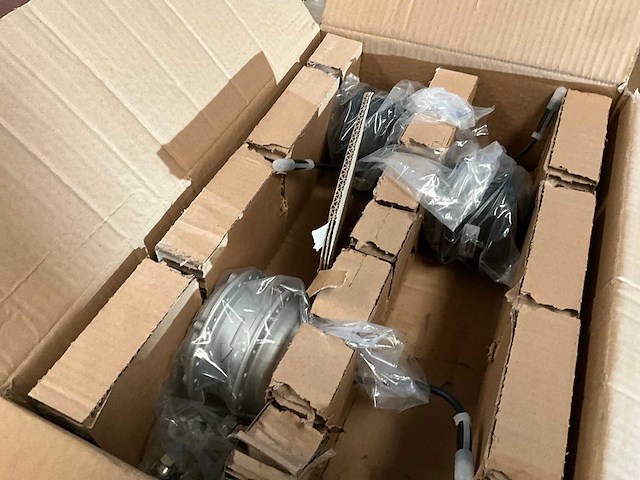 Grote partij fietsonderdelen - afbeelding 19 van  21