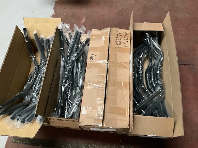 Grote partij fietsonderdelen - afbeelding 2 van  8