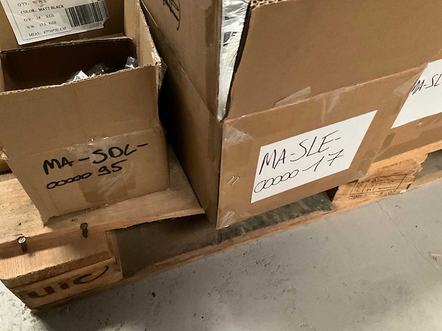 Grote partij fietsonderdelen - afbeelding 2 van  17