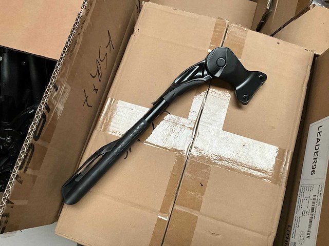 Grote partij fietsonderdelen - afbeelding 5 van  17