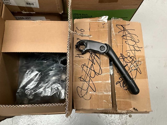 Grote partij fietsonderdelen - afbeelding 7 van  17