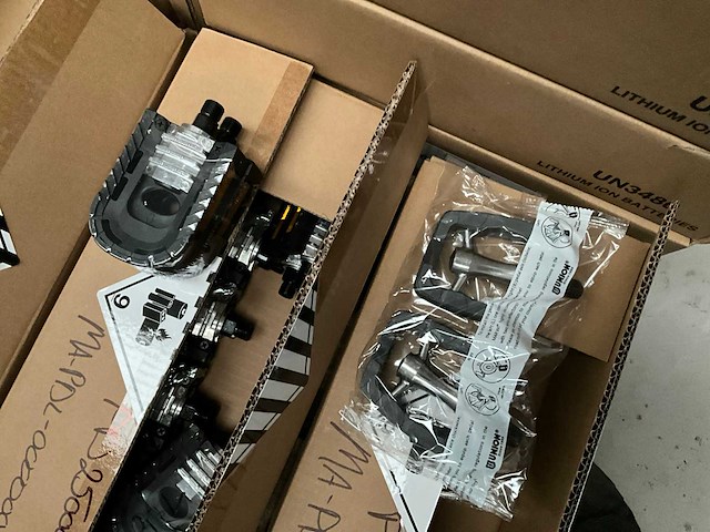 Grote partij fietsonderdelen - afbeelding 11 van  17