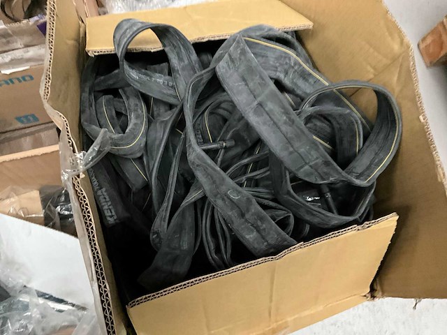 Grote partij fietsonderdelen - afbeelding 5 van  18