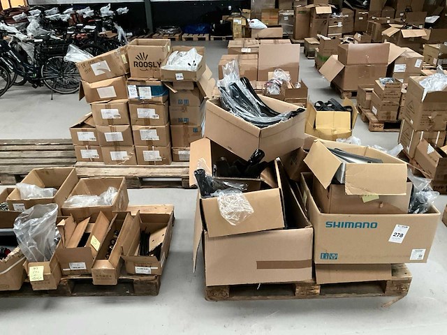 Grote partij fietsonderdelen - afbeelding 7 van  18