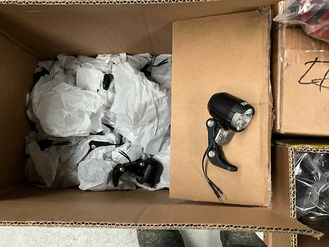 Grote partij fietsonderdelen - afbeelding 8 van  18