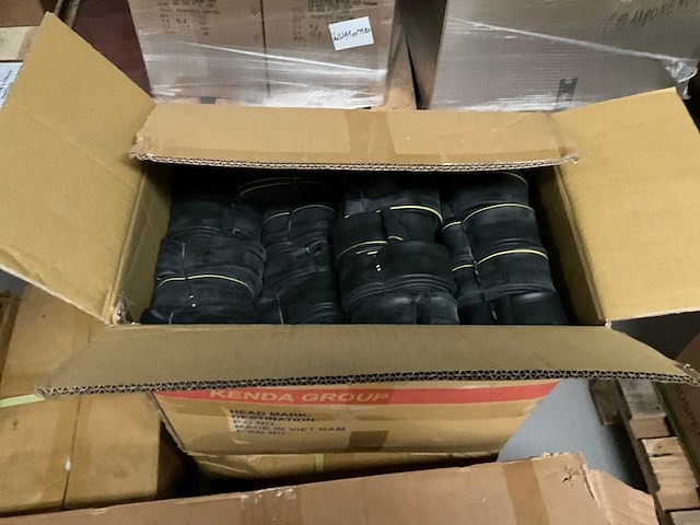 Grote partij fietsonderdelen - afbeelding 1 van  10