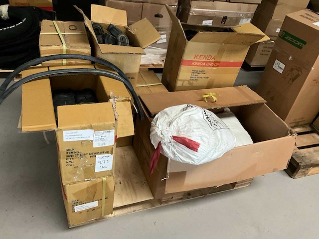 Grote partij fietsonderdelen - afbeelding 7 van  10