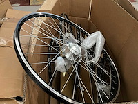 Grote partij fietswielen - afbeelding 3 van  12