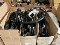 Grote partij fietswielen - afbeelding 5 van  12