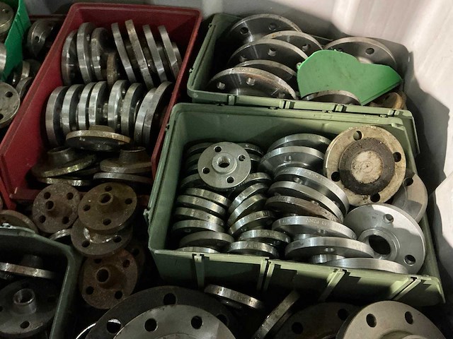 Grote partij flenzen - afbeelding 4 van  8