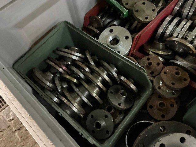 Grote partij flenzen - afbeelding 5 van  8