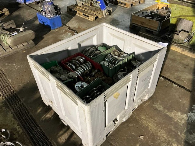 Grote partij flenzen - afbeelding 8 van  8