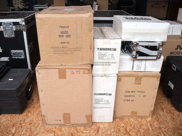 Grote partij flightcases plm 8 - afbeelding 1 van  8