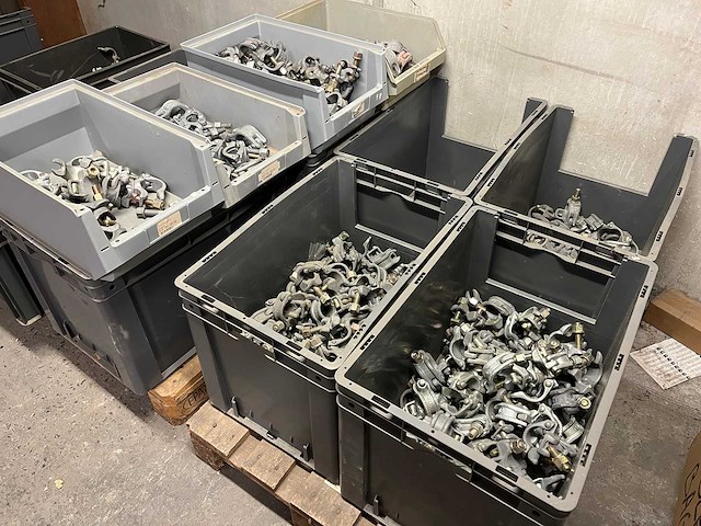 Grote partij galva buiskoppelingen vast en draai - afbeelding 1 van  5