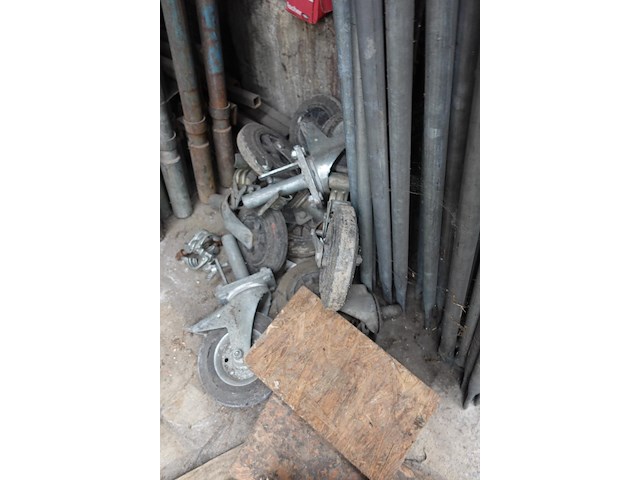 Grote partij galva/alu stelling - afbeelding 3 van  19