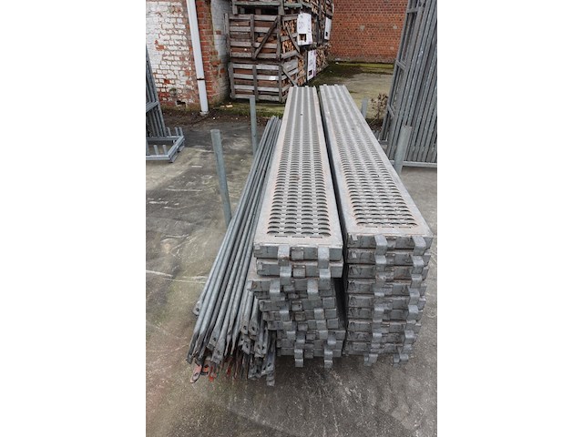 Grote partij galva/alu stelling - afbeelding 7 van  19