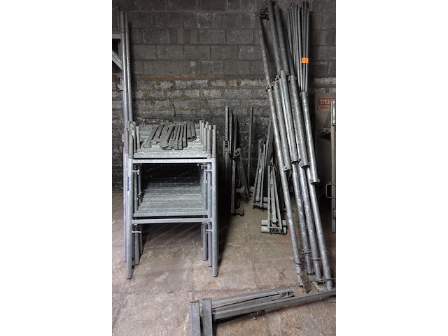 Grote partij galva/alu stelling - afbeelding 13 van  19