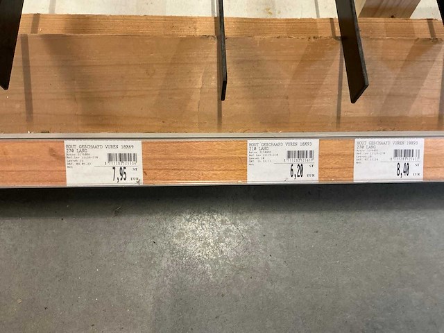 Grote partij geschaafde grenen planken - afbeelding 4 van  25