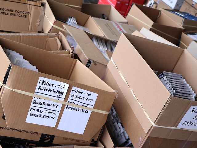 Grote partij gsm hoezen - afbeelding 6 van  22