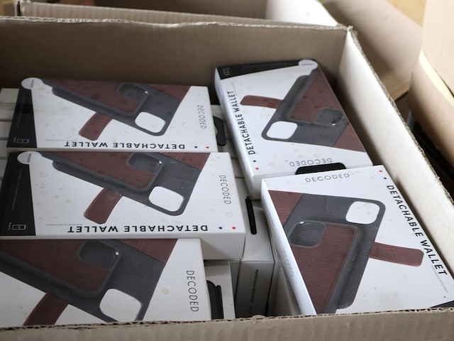 Grote partij gsm hoezen - afbeelding 14 van  22