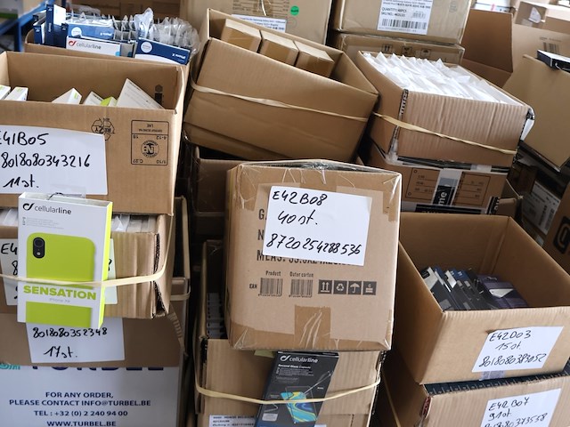 Grote partij gsm hoezen - afbeelding 13 van  20