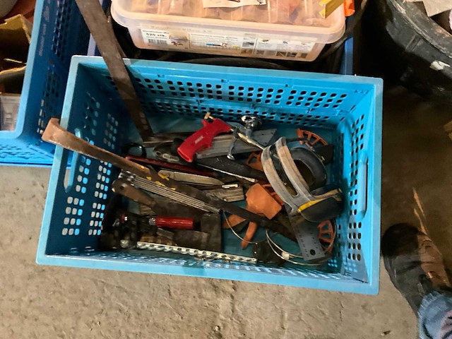 Grote partij handgereedschap en bevestigingsmaterialen - afbeelding 5 van  8