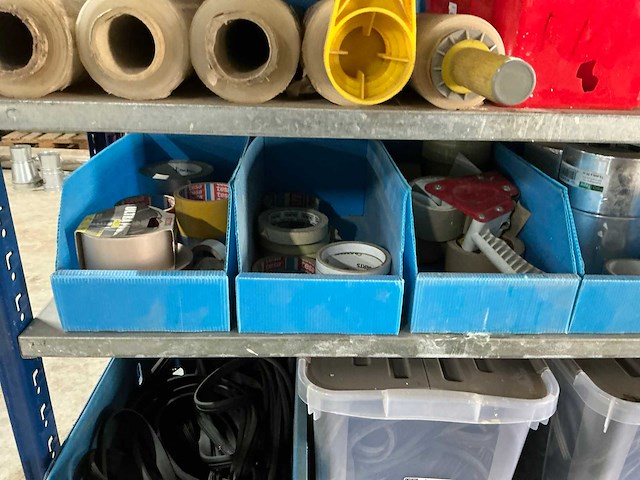 Grote partij handgereedschappen en bouwtoebehoren - afbeelding 16 van  25