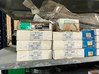 Grote partij handgereedschappen en bouwtoebehoren - afbeelding 23 van  25