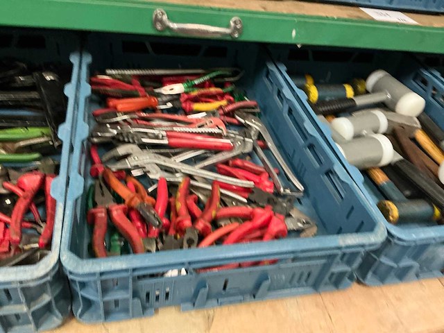 Grote partij handgereedschappen - afbeelding 3 van  9