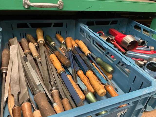 Grote partij handgereedschappen - afbeelding 2 van  11
