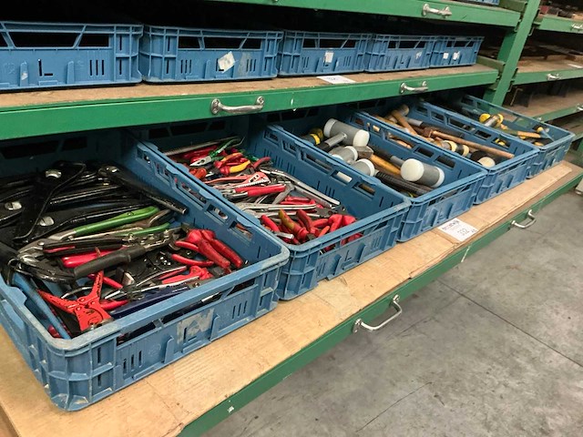 Grote partij handgereedschappen - afbeelding 1 van  9