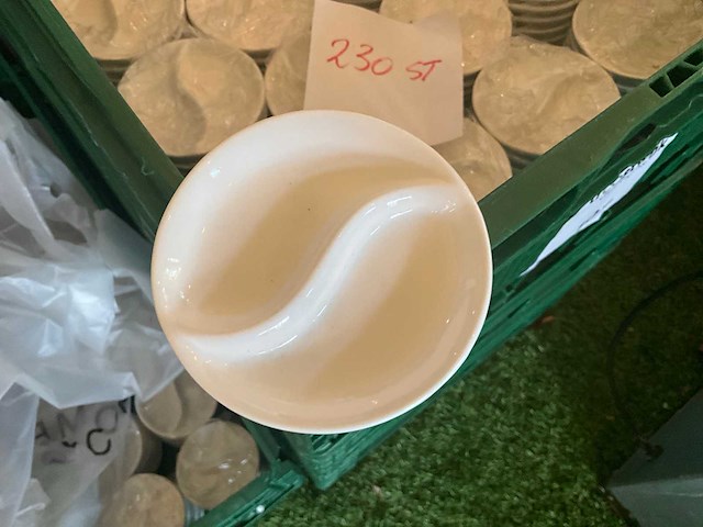 Grote partij hapjes bordjes - afbeelding 1 van  3