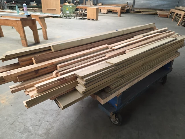 Grote partij hout - afbeelding 14 van  41